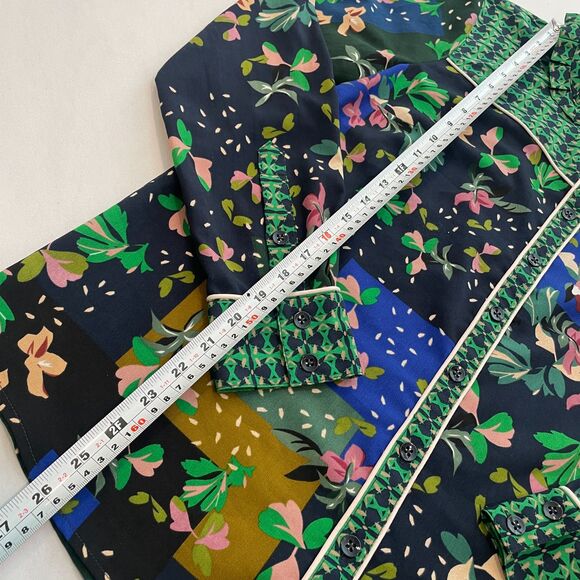 ~ CABI Med Blouse Floral Botanical Top Shirt Flowy Button Up Lightwt Navy Multi - Picture 8 of 15